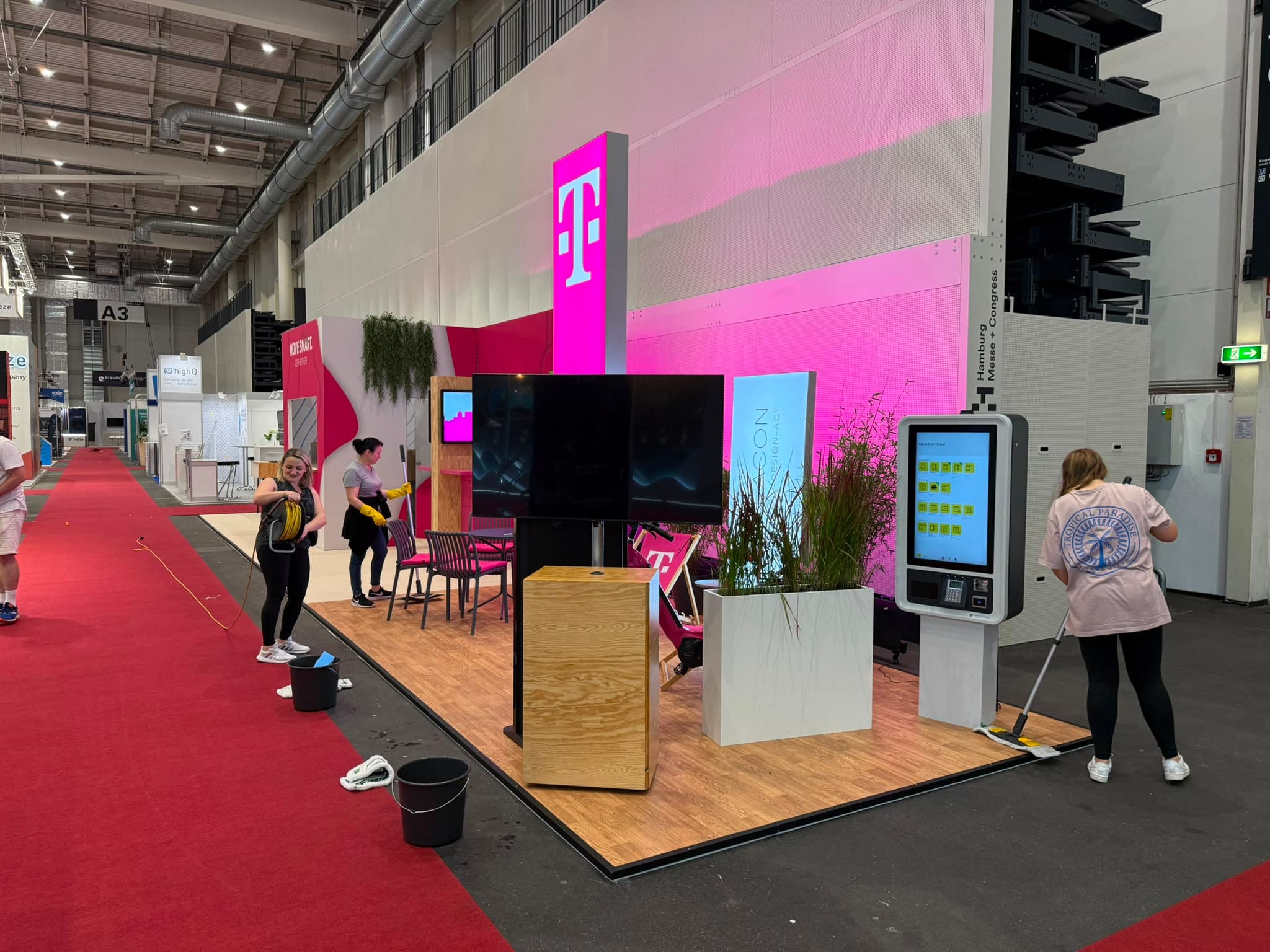 Fertig aufgebauter Messestand von SerFAIR